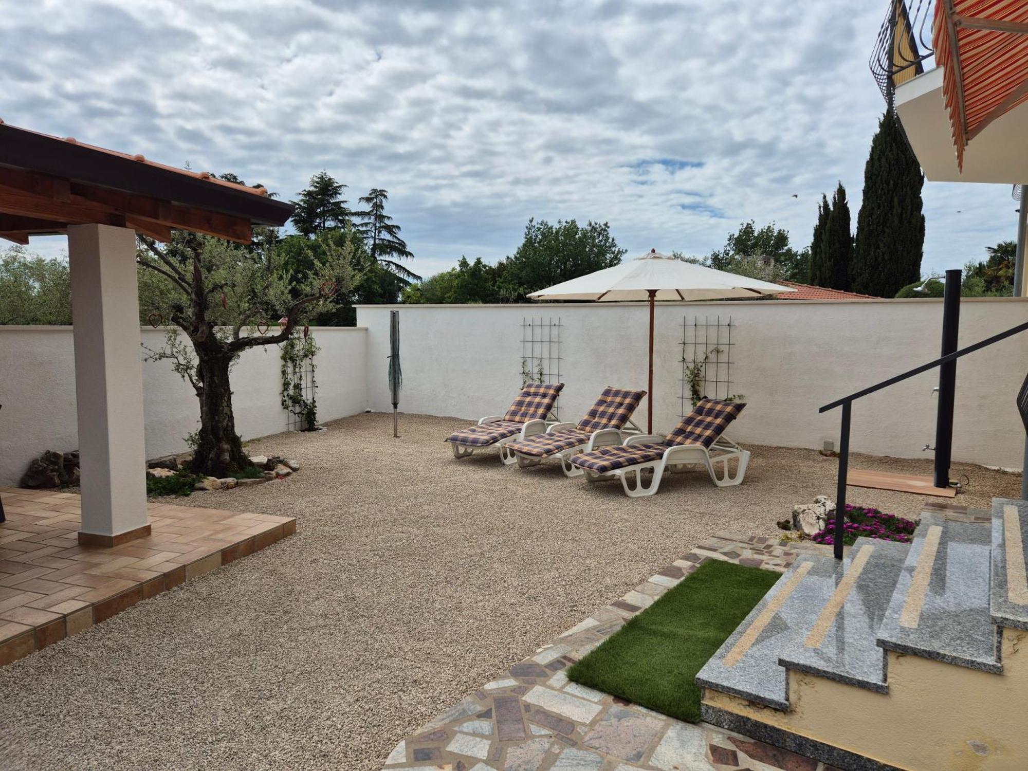 Apartment Vinja Porec - Privat Garden - Whirlpool Ngoại thất bức ảnh