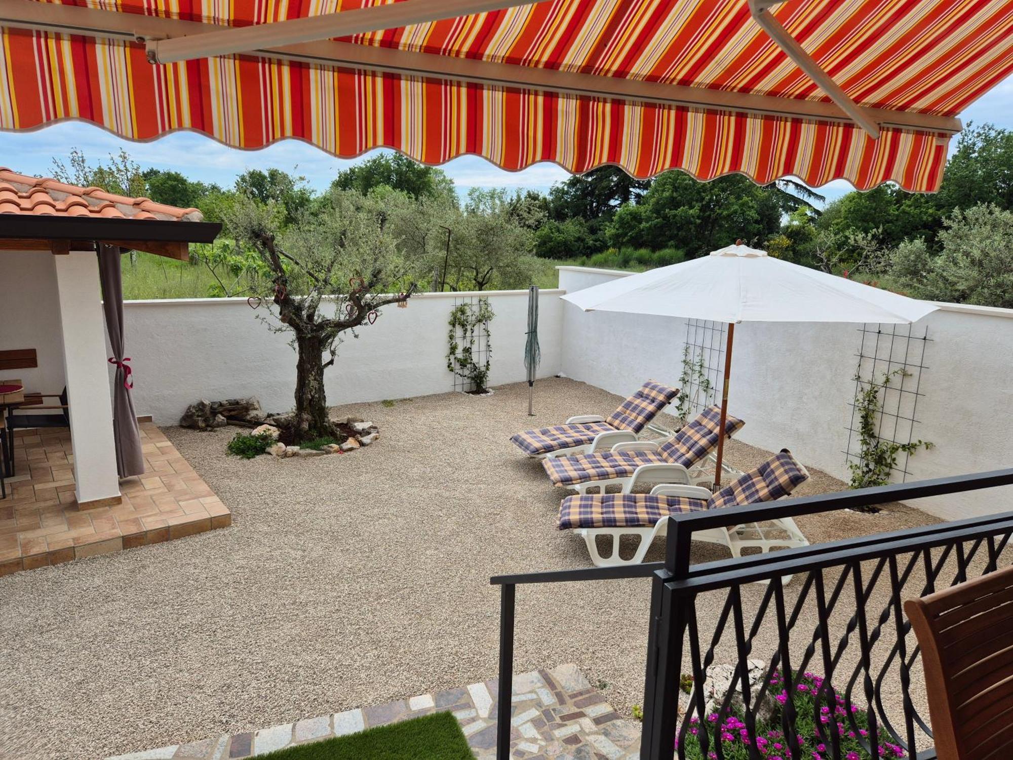 Apartment Vinja Porec - Privat Garden - Whirlpool Ngoại thất bức ảnh