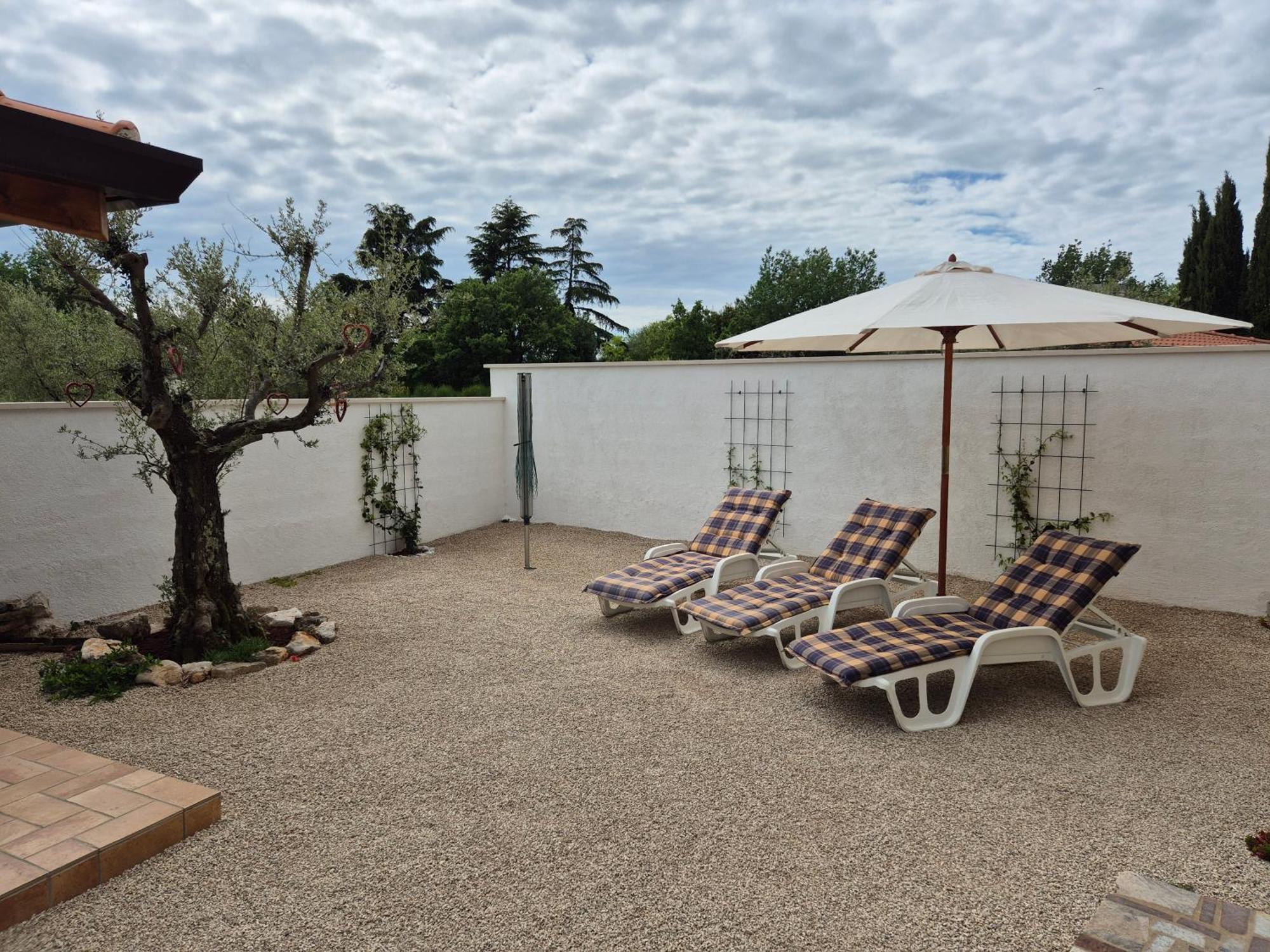 Apartment Vinja Porec - Privat Garden - Whirlpool Ngoại thất bức ảnh